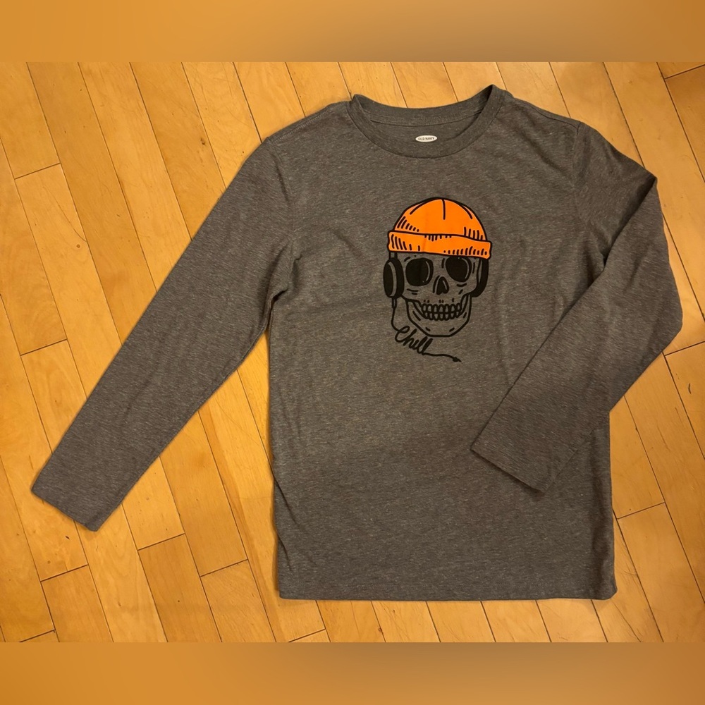 Old Navy Gray Long Sleeve Shirt with Skull and Orange Beanie